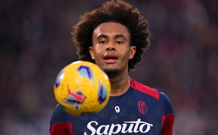 Manchester United signs Joshua Zirkzee from Bologna