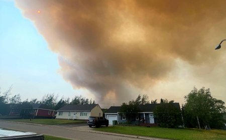 Thousands evacuated as ‘extremely aggressive’ wildfire burns in eastern Canada