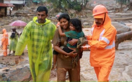Eighty-nine killed, dozens trapped in India landslides