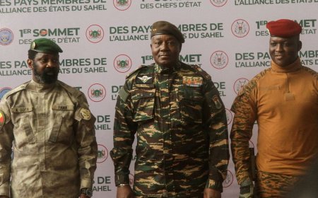 Mali strikes rebels who killed many soldiers and Russians
