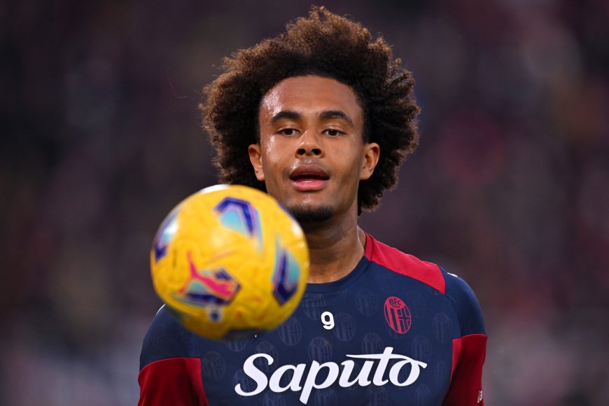 Manchester United signs Joshua Zirkzee from Bologna