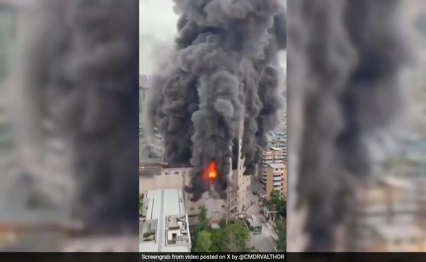 6 dead and others trapped after fire breaks out in China shopping mall