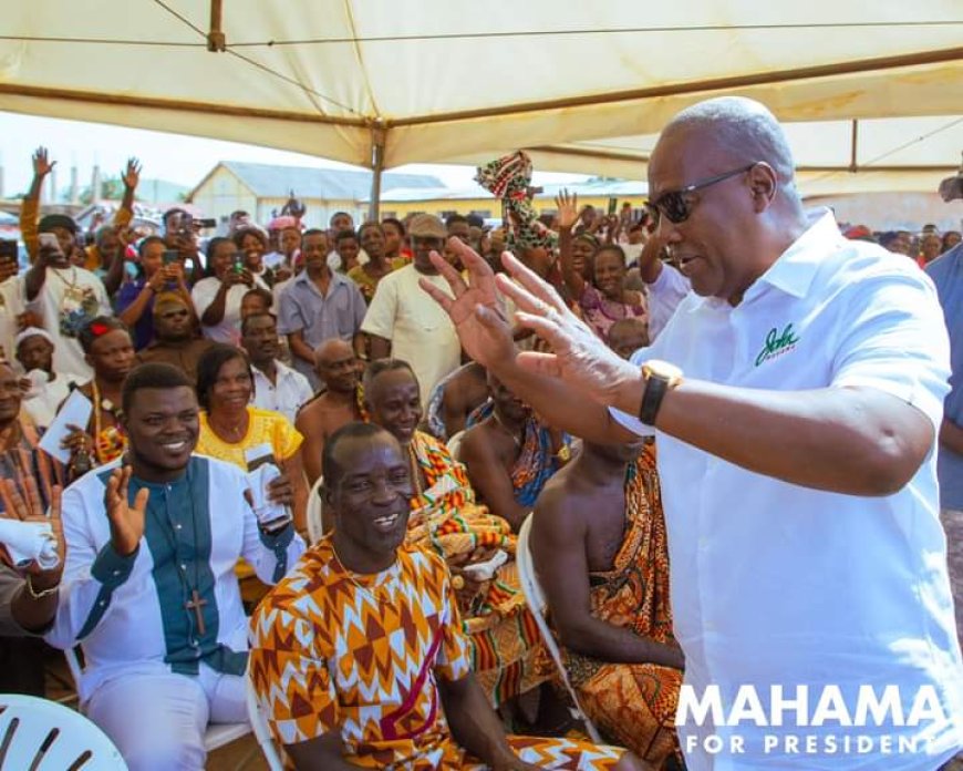 Mahama takes campaign to Bortianor Ngleshie Amanfrom [In-Pictures]