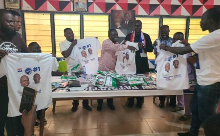 Former Parliamentary aspirant Yentumi donates 1,000 T-shirts, sound system to Manso Nkwanta NPP