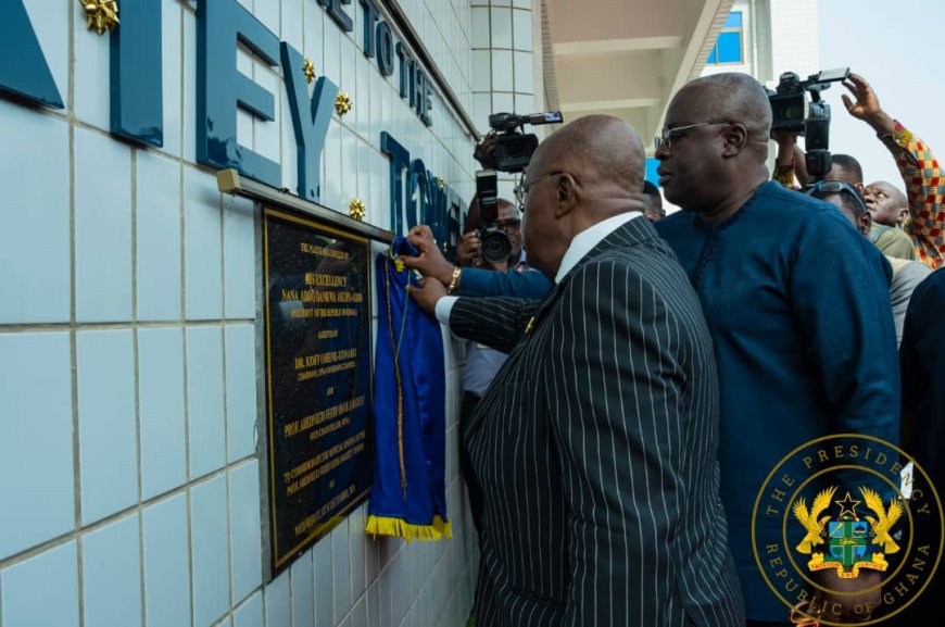 Akufo-Addo Commissions Twin Tower Multi-purpose Building At UPSA {In-Pictures}