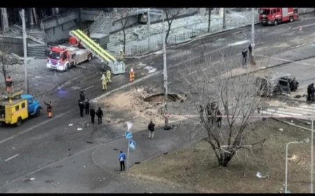 Four killed in strike on central Kyiv, Ukraine says