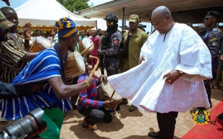 {In-Pictures}: President John Mahama Visits Gbewaa Palace