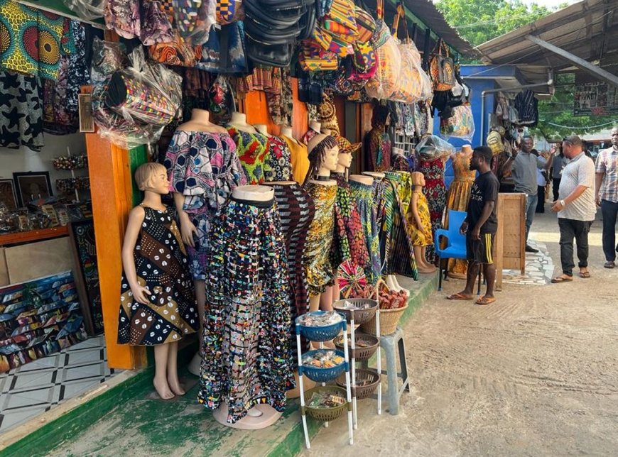 Tour Guides Accused of Undermining Arts Centre Businesses in Accra