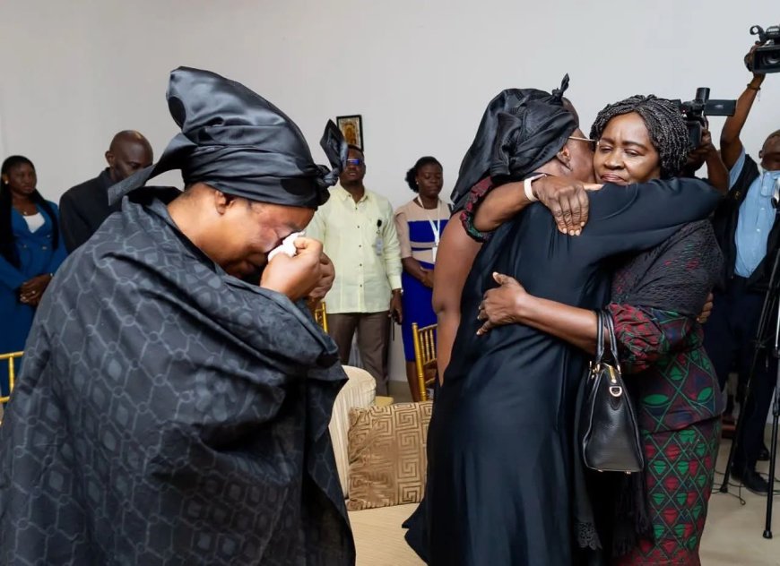 PHOTO STORY - Vice President Leads Condolence Visits to Families of Military Helicopter Crash Victims