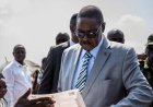 Malawi's ex-president Mutharika takes early lead in election   
