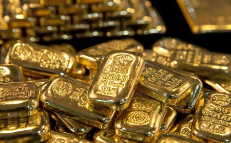 Gold Shatters Record, Breaks $4,100 on Trade Jitters and Rate-Cut Optimism   
