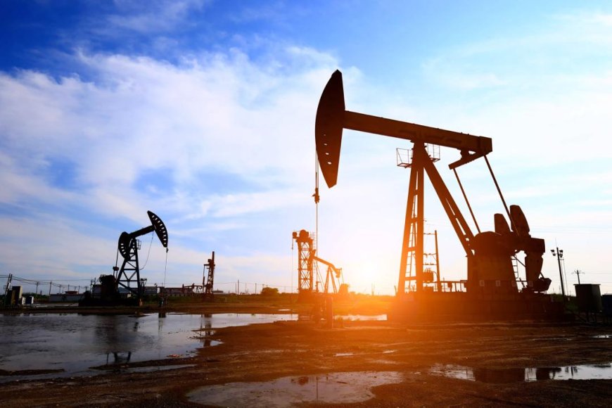 Oil Prices Tumble Amid Stronger US Dollar and OPEC+ Production Hike